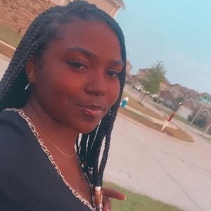 Meet your Posher, Khia